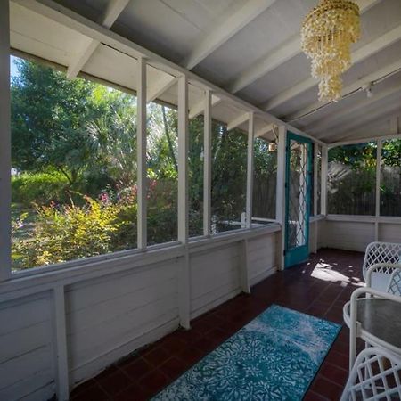 Serene Beachy Bungalow With Large Screened Porch! 탬파 외부 사진