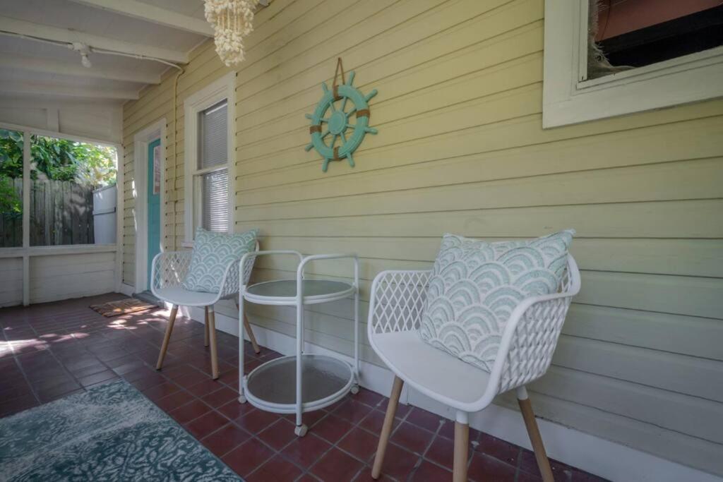 Serene Beachy Bungalow With Large Screened Porch! 탬파 외부 사진